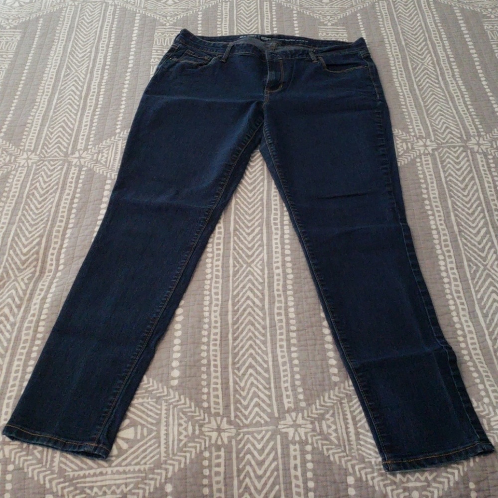 OLD NAVY SUPER SKINNY JEANS
